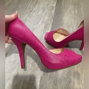 Jessica Simpson High Heels - Pink Snake Print Size 7